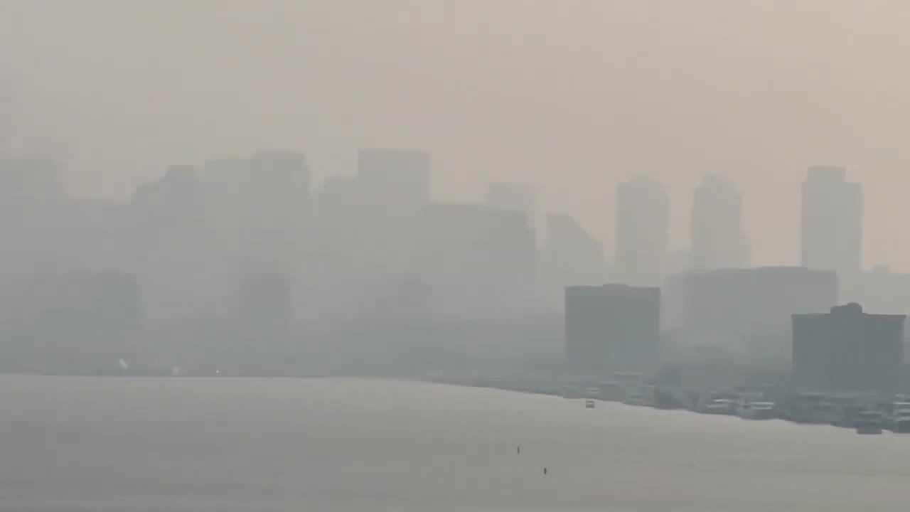 Seattle shrouded by wildfire smoke as air quality plummets