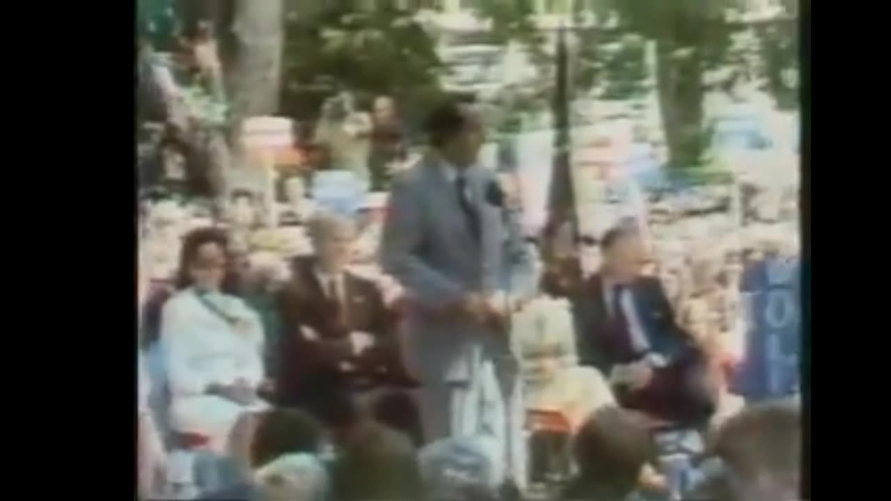 1976 BOB DOLE AND PRESIDENT FORD IN RUSSELL KS...