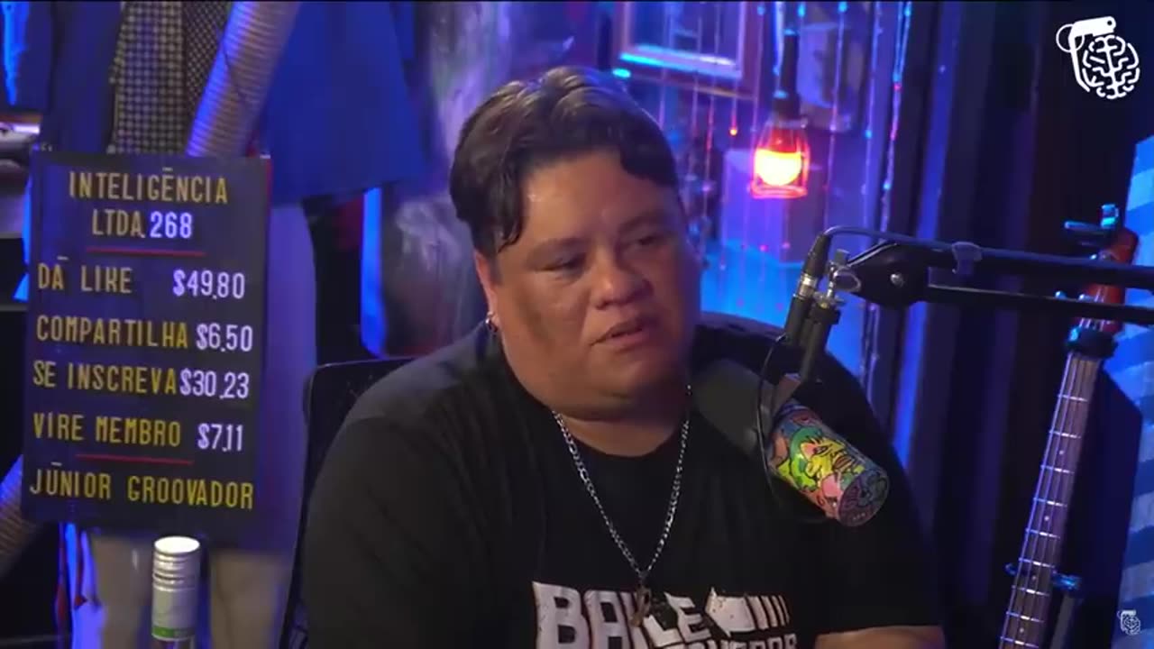 A AMIZADE COM O JACK BLACK NO ROCK IN RIO - JÚNIOR BASS GROOVADOR Cortes do Inteligência Ltda.