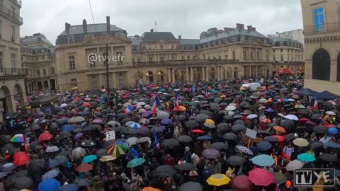 Large protest in #Paris 2 of 2