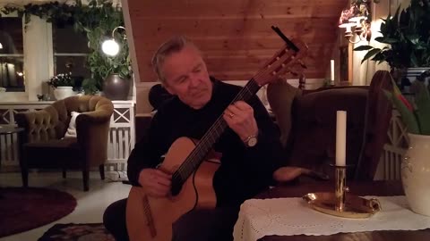 Hannas pappa Arne spelar gitarr i Marieberg. Örebro 3 Jan. 2019