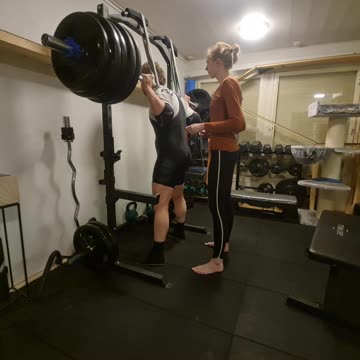 Squat with bands 235kg