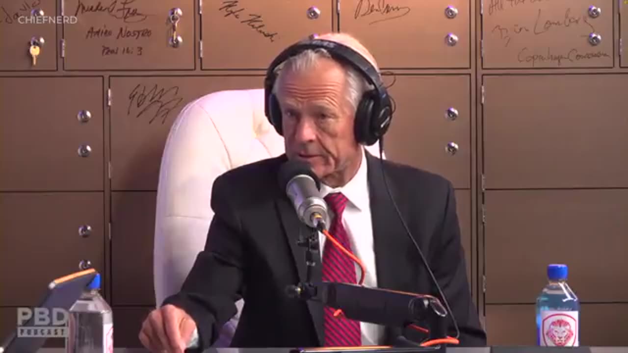 Peter Navarro puts the heat on Anthony (the killer) Fauci.