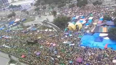 BRAZIL 🇧🇷 — Downtown Rio de Janeiro, in front of the Army HQ, today.