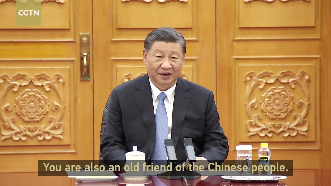 Chinese President Xi Jinping meets with Cuban prime minister