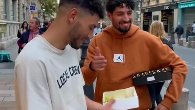 Comment s’appel ces gâteaux Celui qui trouve je lui en livre chez lui !!! 😇😇😇