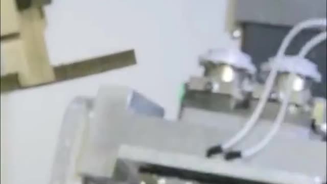 When NC tool processing is in progress! Instead of looking at the processing of glasses frames,