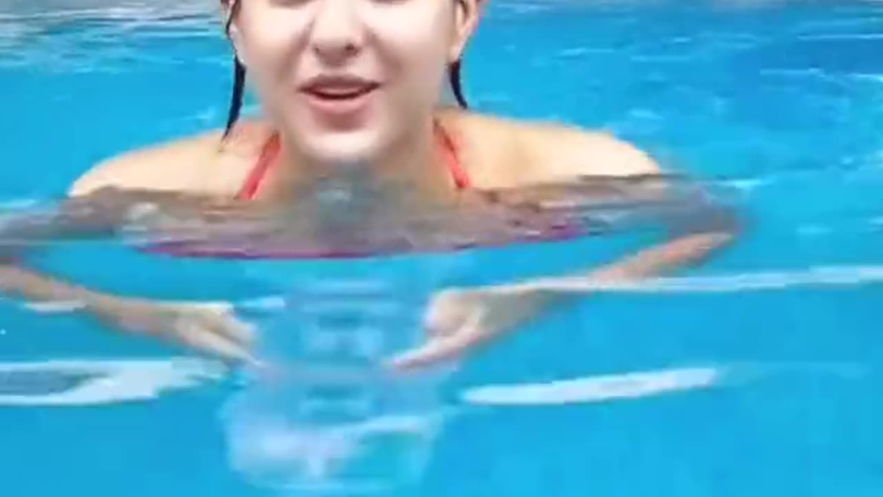 Sara Ali Khan swimming