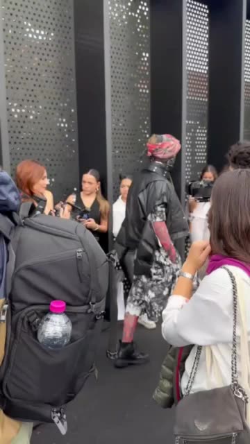 G ｜ Fashion Milan Fashion Week ❤️❤️❤️❤️🌟🌟🌟🌟🤩🤩🤩 媒体追着我们采访诶 😆😘❤️ @gfashion #Gfashion #玉米地香水 #milanfashionweek #buddhacollection