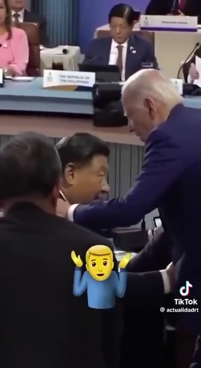 Biden Rushes Over To Chinese President Xi Jinping In Wild Video