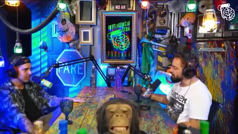 O LUCCAS NETO É HIPÓCRITA - ANDRÉ MOSCOSO Cortes do Inteligência Ltda.