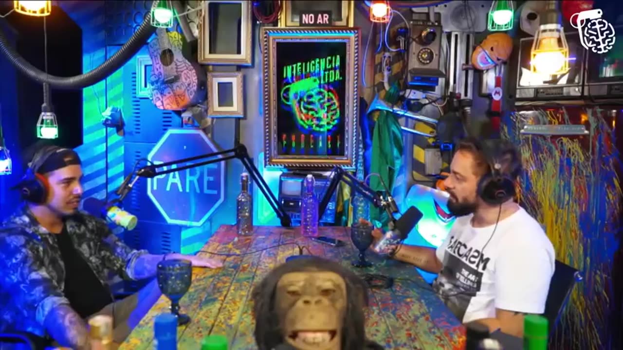 O LUCCAS NETO É HIPÓCRITA - ANDRÉ MOSCOSO Cortes do Inteligência Ltda.