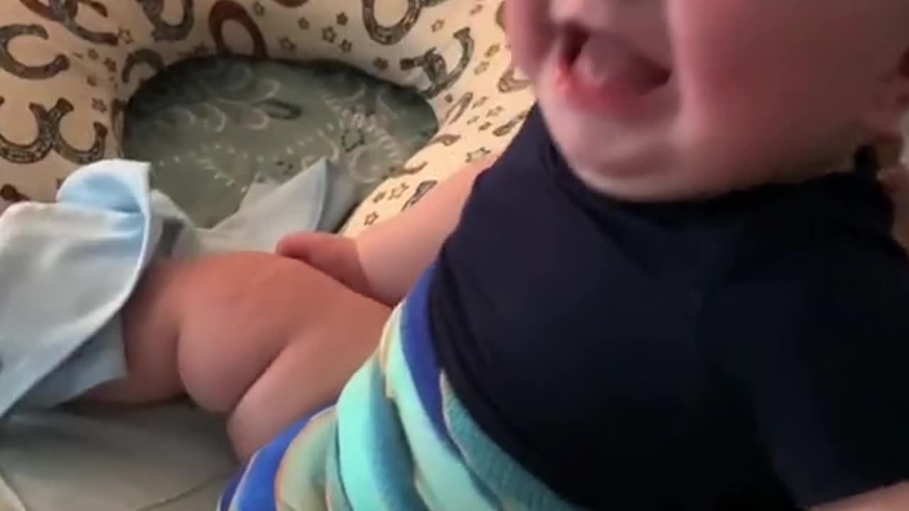 The kid laughs)))