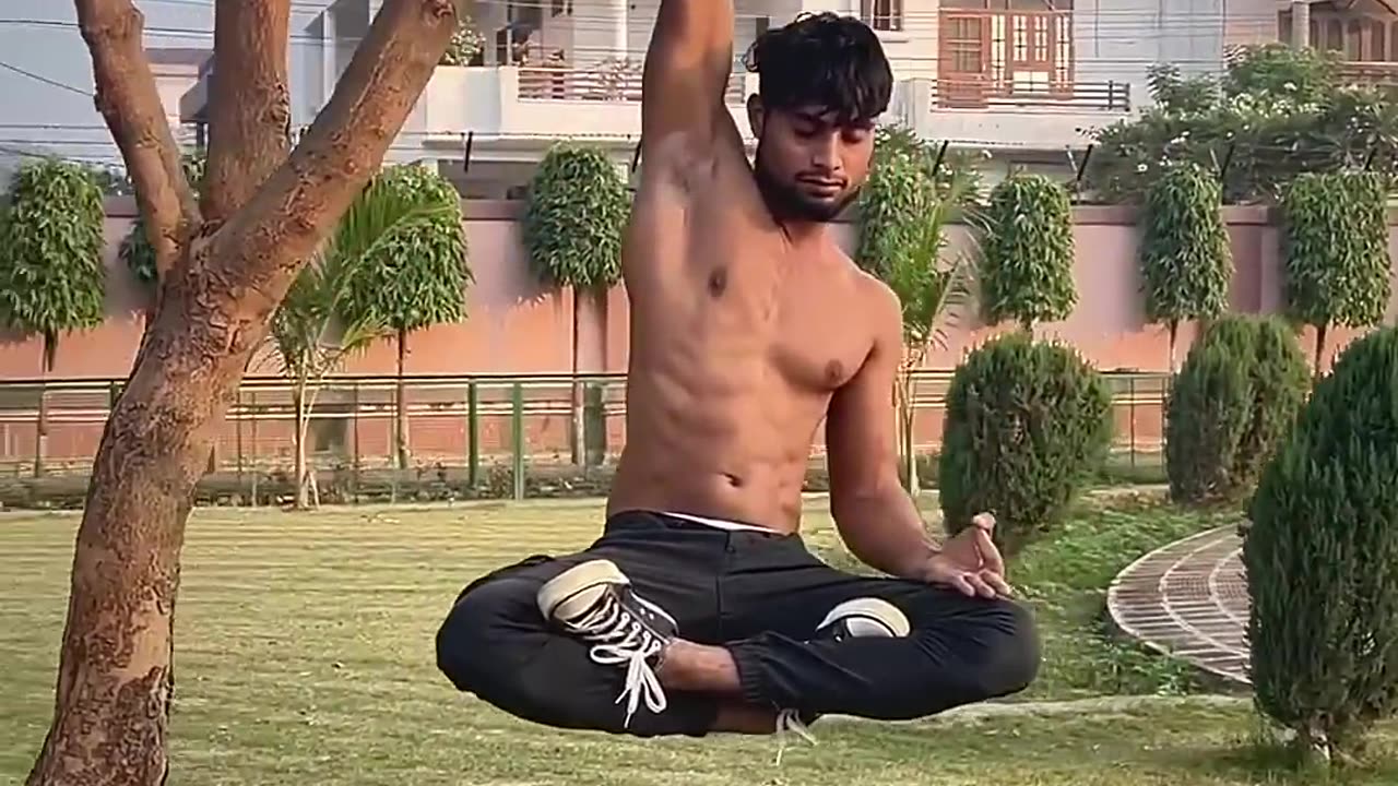 "Fitness video" An Indian "YouTuber" Junaid