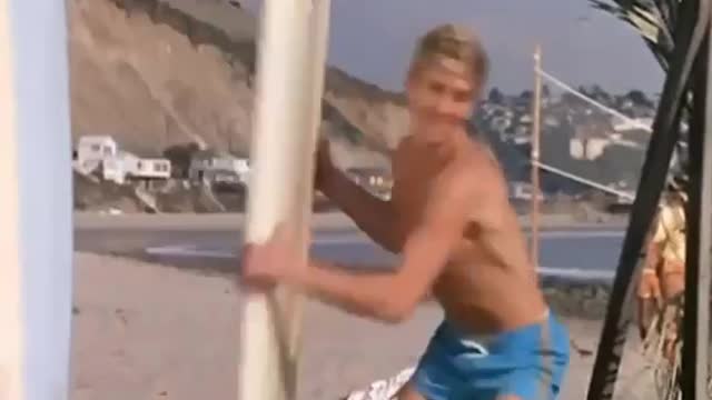 Dig this!!! TRUMP and Team Surfing!!! 🏄♀️