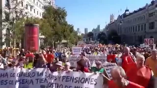 More than 50,000 pensioners demonstrated in Madrid for an increase in pensions