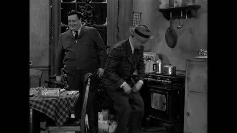 The Honeymooners: 'Twas the Night Before Christmas - Episode 13 of 39