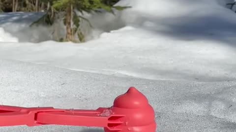 The most perfect snowball ever made ⛄️ #satisfying #asmr #snow