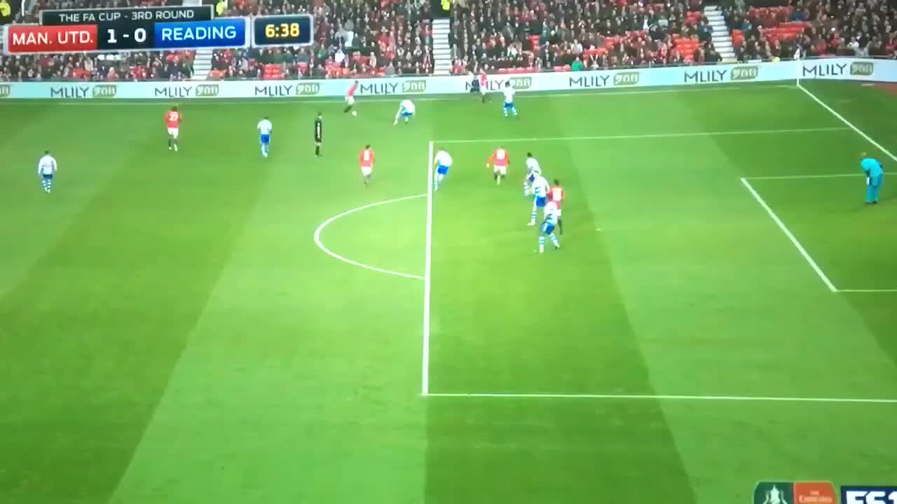 GOOOAL!! Wayne Rooney scores vs Reading