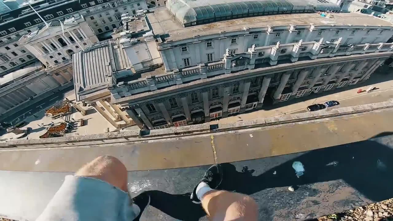 London Rooftop Escape POV 🇬🇧