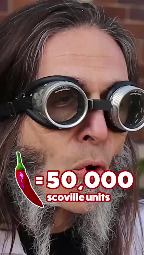 Can you take the heat? 🌶️🔥 || Here's a quick science lesson👨🏻‍🔬