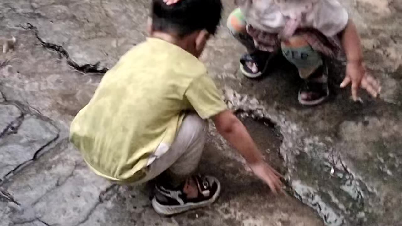 Afnan&Noor are Enjoying in Rain