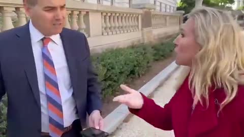Jim Acosta doing what he does best