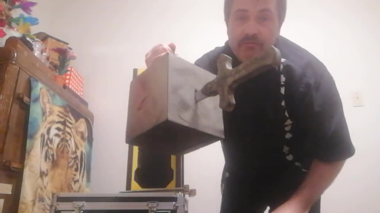 Magical outstanding Brocks Block defy laws of matter ! Solid thru Solid !