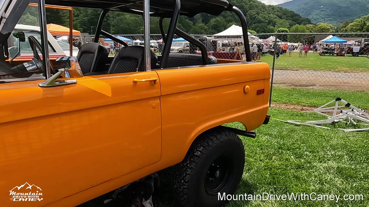 1975 Bronco - Bronco's in the Valley Car Show