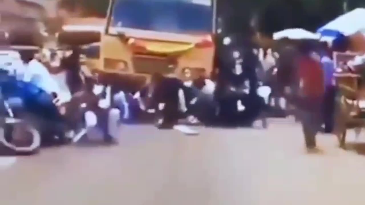 Funny video😂 bus... 🚌comedy