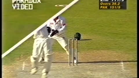 MATCH HIGHLIGHTS : Pakistan 51/7 & still WON the Match - Zimbabwe Vs Pakistan 1997