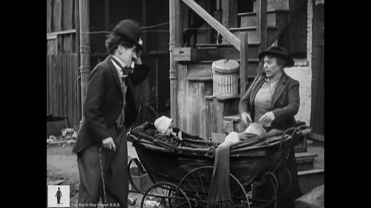 Charlie Chaplin finds a baby - The Kid (1921)(720P_HD)