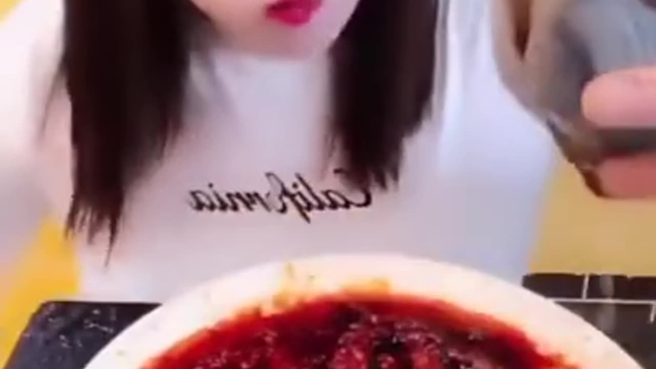 lady mukbang.. gooooo mukbang..