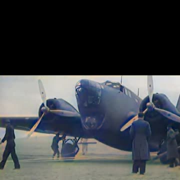 US bombers being towed behind the scenes #Colourized footage 🇺🇸 🛩️ 🎥 (2)