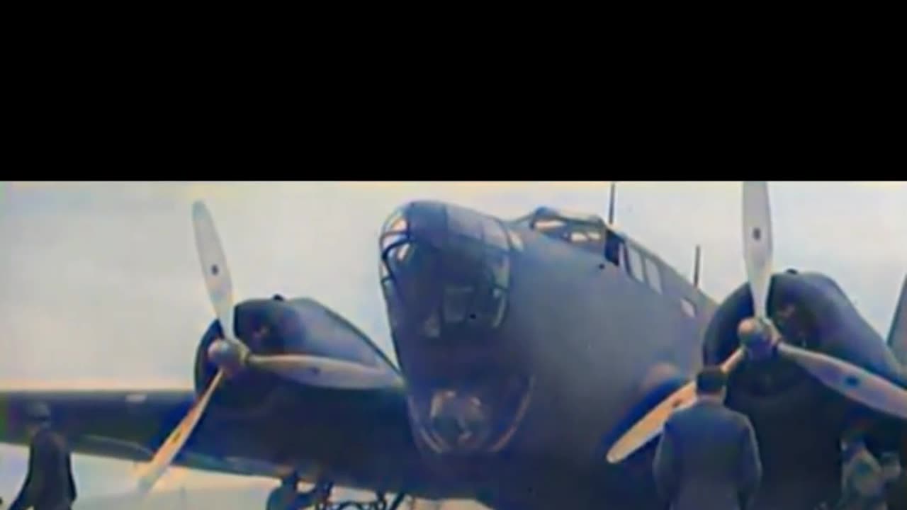 US bombers being towed behind the scenes #Colourized footage 🇺🇸 🛩️ 🎥 (2)