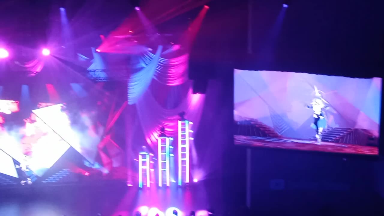 Hololive 1st concert ConnectTheWorld Ouro Kronii