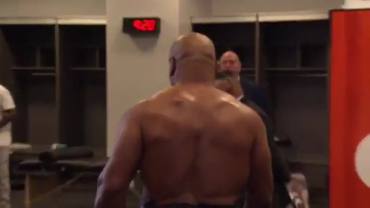 Mike Tyson shows his ass 2024 Jake Paul Fight Night