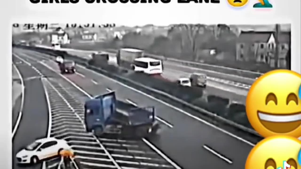 Girls crossing road vs boys crossing road