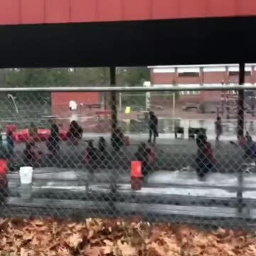 Kindergarten Children 'Forced' to Eat in Outside in Oregon Winter