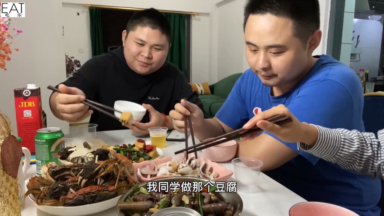 Duck blood hot and sour noodles with eggs, served with volcanic stone sausage