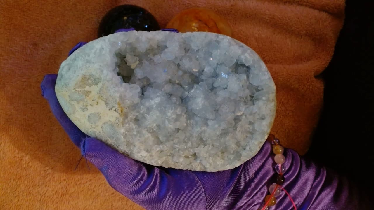 Unboxing of more crystals from HM_Auora_Crystals