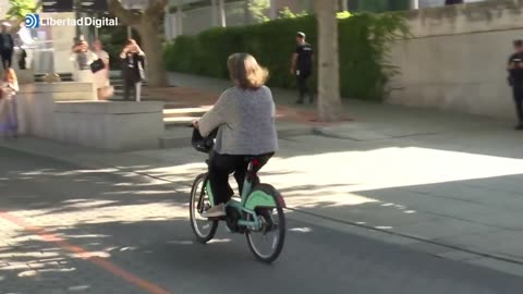 ABSURD: Spanish Socialist Rides Bike To EU Climate Summit After Traveling By Private Jet And Limo