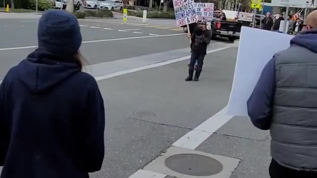 "Arrest Sara Cody!" Protest in Palo Alto at Jewish Community Center, 4-21-22