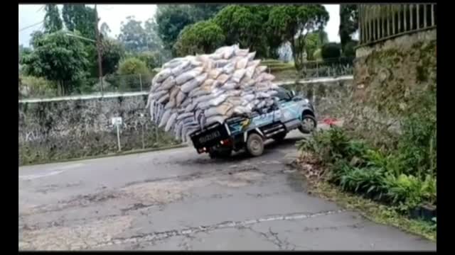 overloaded back car