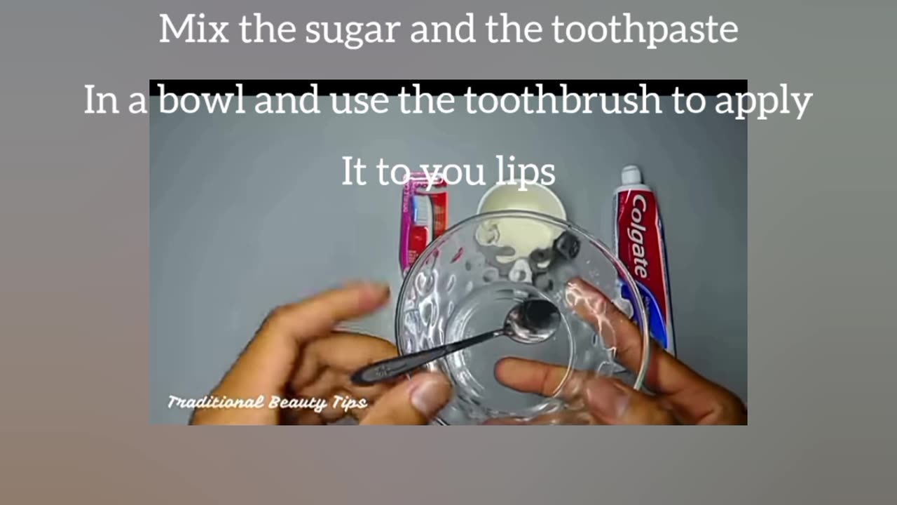 Use white sugar and toothpaste to get red/pink lips in 30 seconds