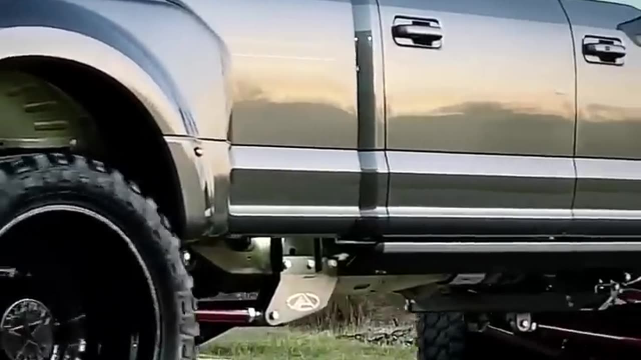 Ford F450 fited with any level lift//Truckingculture