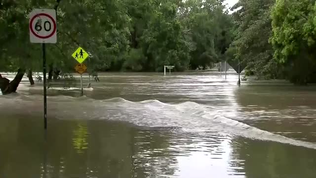 Australia flood sees one dead and ten missing