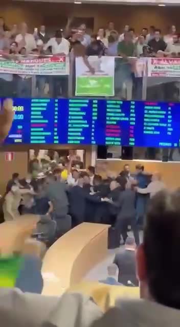 Brabble in the plenary of the Legislative Assembly of Goiás!