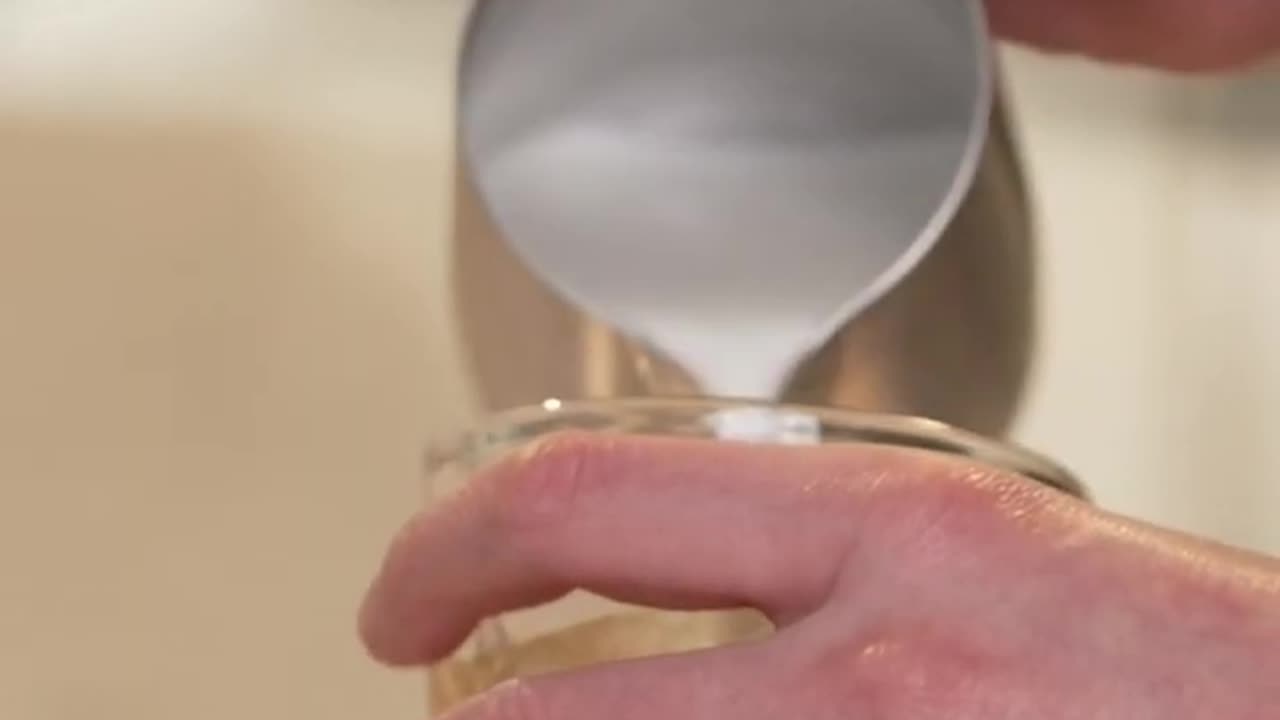 How To Steam Milk LIKE A PRO Using Breville bambino plus