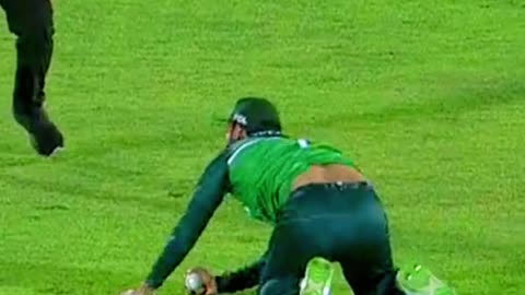 SHADAB KHAN INCREDIBLE CATCH 💫